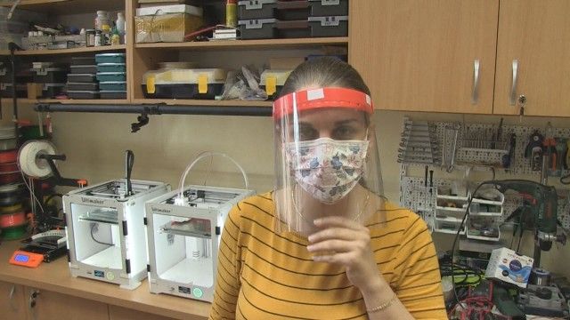 Учени от Русенския университет разработват предпазни шлемове за лекарите