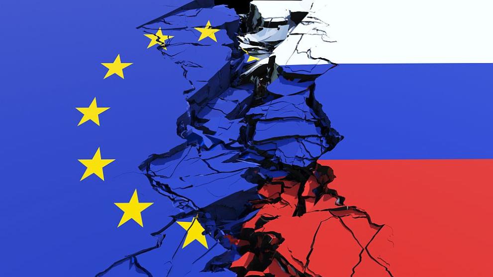 ЕС разширява обхвата на санкциите срещу Русия и Беларус
