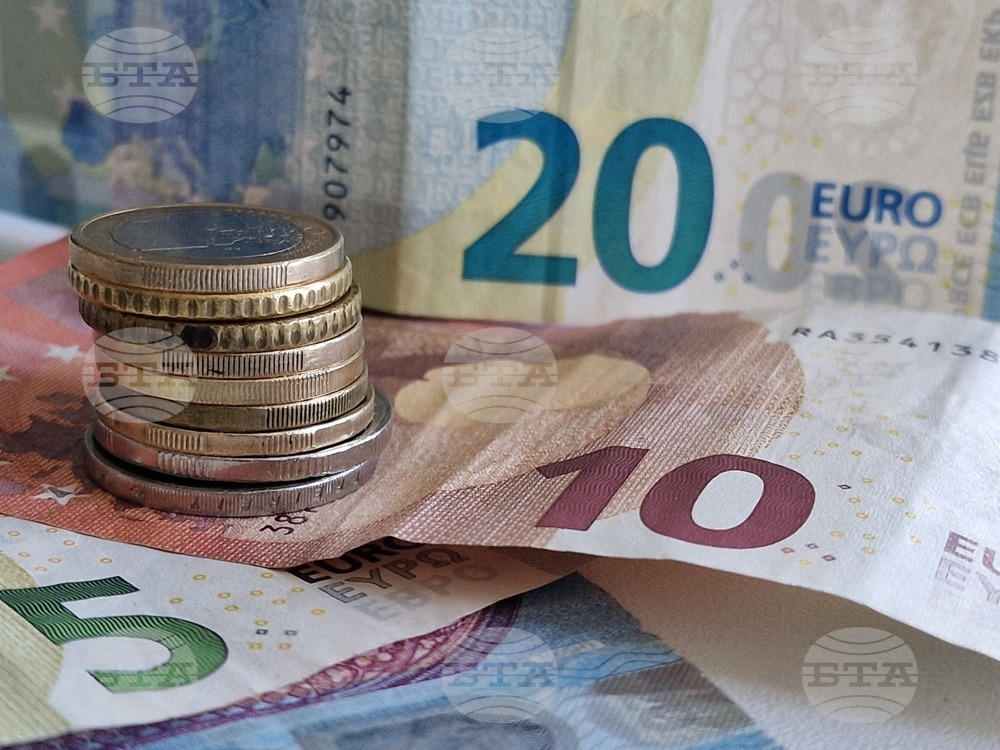 Брутният външен дълг на България е нараснал с близо 21 на сто на годишна база до 53,7 млрд. евро към края на юли