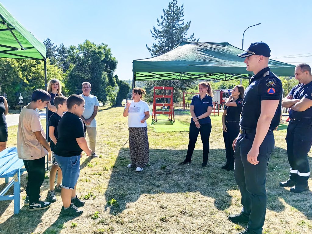 Участниците в Детската лятна академия от град Елена посетиха Центъра за превенция и спорт в село Балван Участниците в Детската лятна академия от град Елена посетиха Центъра за превенция и спорт в село Балван