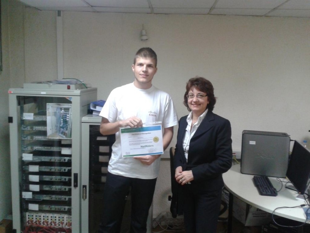 Българин спечели международното състезание по мрежи International NetRiders 2013