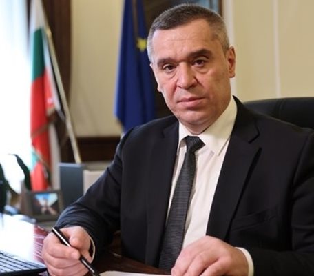 30 асоциации излязоха с позиция в подкрепа на министър Георги Тахов