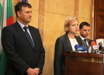Депутати от ГЕРБ внесоха предложение в парламента възрастта за пенсиониране да се увеличи от 1 януари 2012 г. с 1 година
